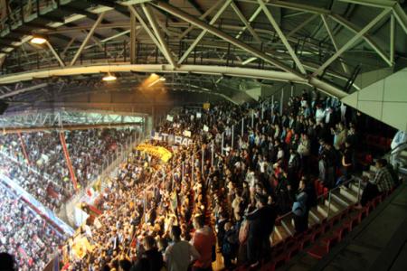 05-CHL-PSV EINDHOVEN-OM 02.jpg